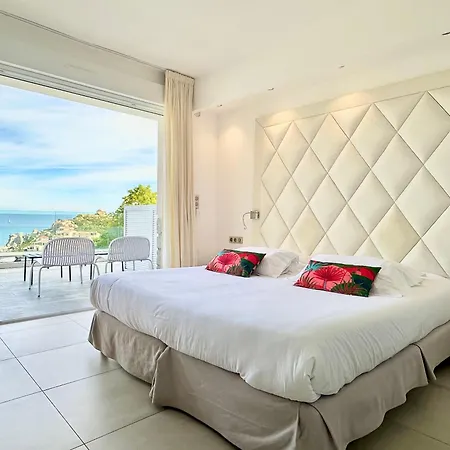 R Otel