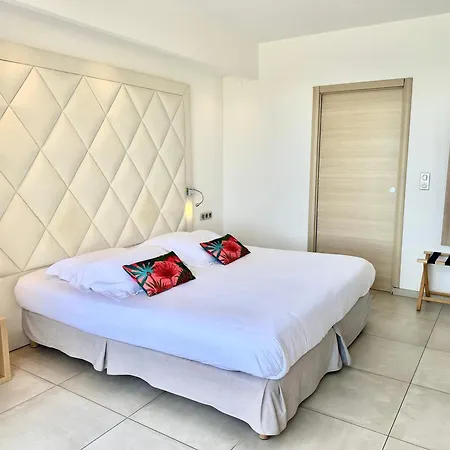 R Hotel Calvi (Corsica)