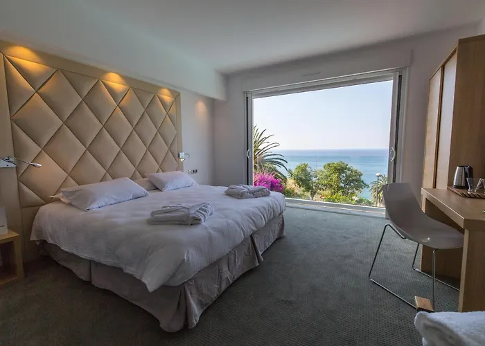 Otel R