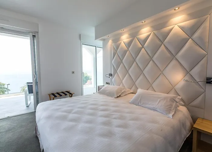 Otel R Calvi (Corsica)
