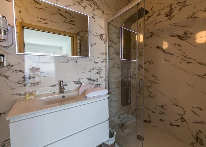 R 3* Calvi (Corsica)